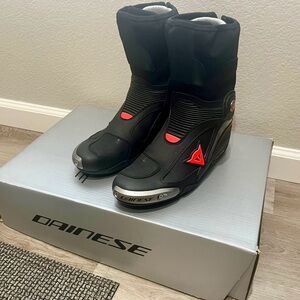 DAINESE Axial D1 boots
